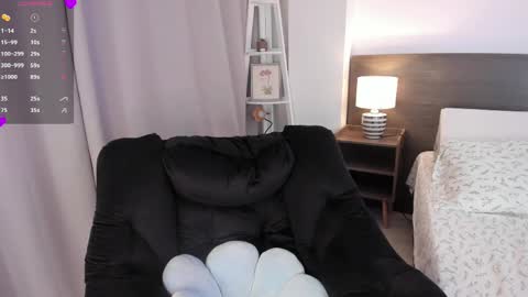 Mary online show from 04/25/26, 01:19