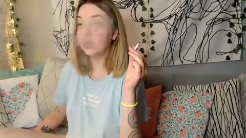 Elizabeth online show from 10/13/25, 08:47