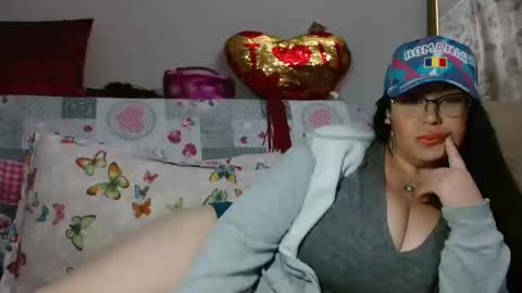 Snapshot of _blue__butterfly_ chatting on 12/08/24, 02:39 KHALEESI online show from 12/08/24, 02:39