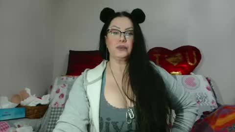 Snapshot of _blue__butterfly_ chatting on 12/15/24, 08:36 KHALEESI online show from 12/15/24, 08:36