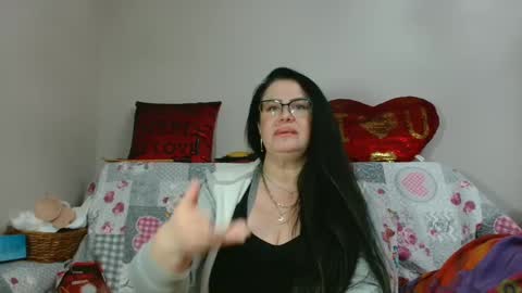 Snapshot of _blue__butterfly_ chatting on 12/17/24, 05:18 KHALEESI online show from 12/17/24, 05:18