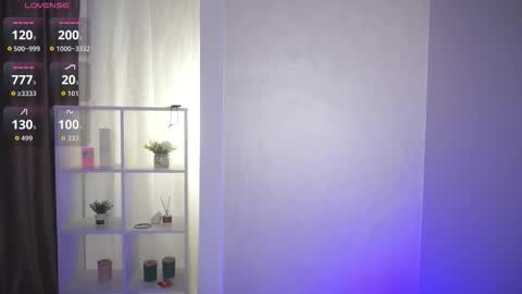 Snapshot of _bluebell__ chatting on 10/29/25, 06:26 My name is Agnes online show from 10/29/25, 06:26