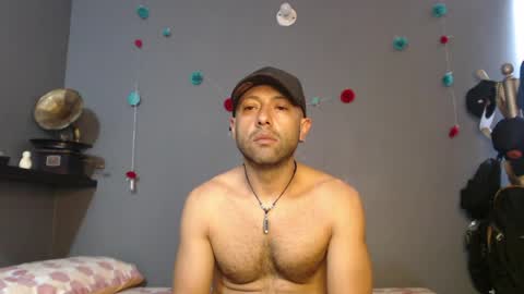 Snapshot of _bonnie__and_clyde chatting on 06/05/26, 08:14 _bonnie__and_clyde online show from 06/05/26, 08:14