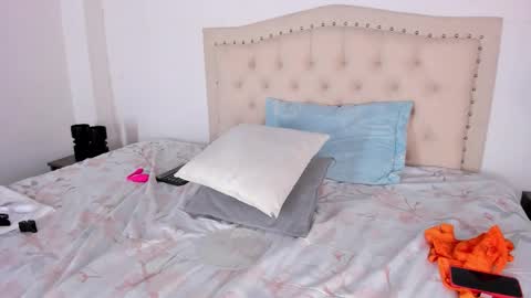 Snapshot of _bustylucianaa_ chatting on 03/08/26, 02:26 Luciana online show from 03/08/26, 02:26