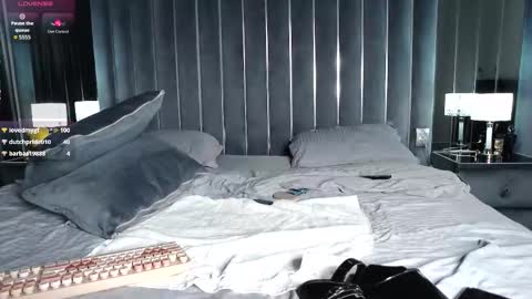 Dia online show from 12/22/25, 11:13