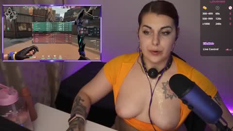 Snapshot of _c_a_n_d_y_ chatting on 01/10/25, 12:38 Candy online show from 01/10/25, 12:38