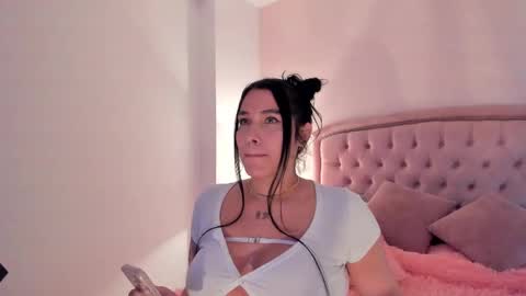 Snapshot of _cailyn chatting on 10/10/25, 09:58 cailyn online show from 10/10/25, 09:58