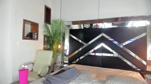 Candy online show from 10/20/25, 05:57