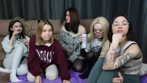 _capybara0_0 online show from 01/24/25, 12:10