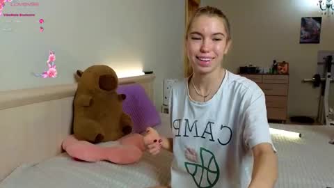 Snapshot of _capybara0_0 chatting on 11/30/25, 09:08 _capybara0_0 online show from 11/30/25, 09:08