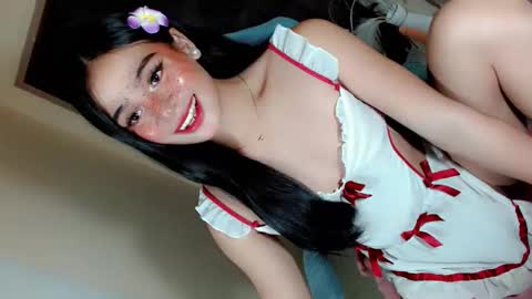 Snapshot of _caroline18_ chatting on 05/31/26, 04:03 Kate flores online show from 05/31/26, 04:03
