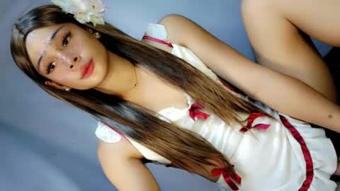 Kate flores online show from 07/25/26, 03:42