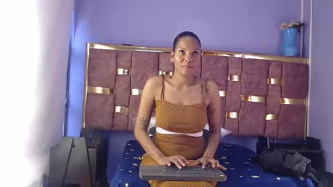 Snapshot of _caroline34 chatting on 11/28/25, 12:08 Caroline online show from 11/28/25, 12:08