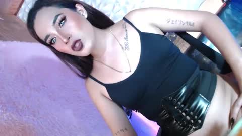 Snapshot of _caroline69 chatting on 01/08/25, 02:57 Caroline online show from 01/08/25, 02:57