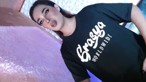 Snapshot of _caroline69 chatting on 01/08/25, 01:09 Caroline online show from 01/08/25, 01:09