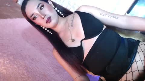 Snapshot of _caroline69 chatting on 01/11/25, 01:48 Caroline online show from 01/11/25, 01:48