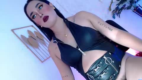 Snapshot of _caroline69 chatting on 10/02/25, 06:31 Caroline online show from 10/02/25, 06:31