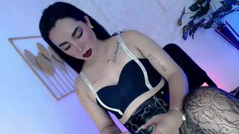 Snapshot of _caroline69 chatting on 10/03/25, 07:38 Caroline online show from 10/03/25, 07:38