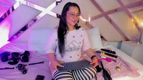 Caroline Sweet online show from 12/06/24, 04:14
