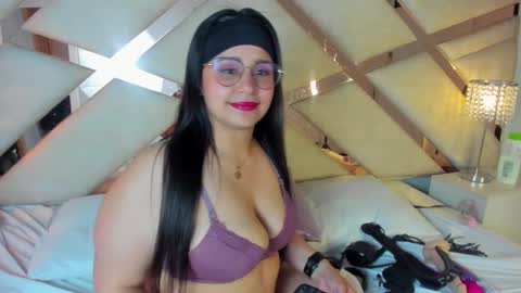 Caroline Sweet online show from 12/18/24, 06:43