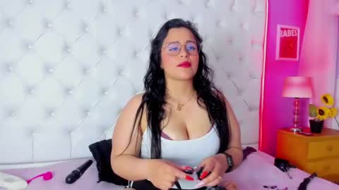 Caroline Sweet online show from 12/28/24, 03:47