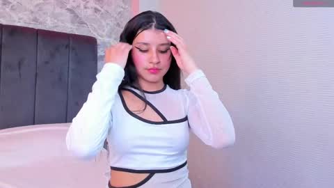 _catherineknight online show from 02/19/25, 09:14