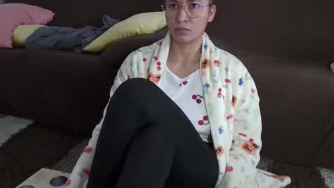 cat online show from 11/14/25, 02:49