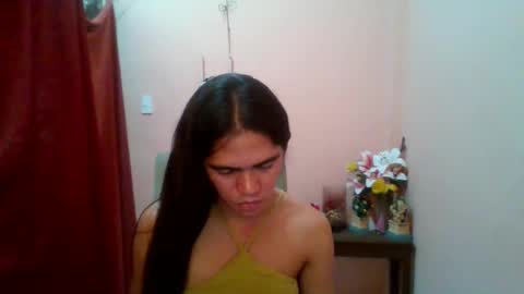 Snapshot of _celina chatting on 04/21/26, 01:53 _celina online show from 04/21/26, 01:53