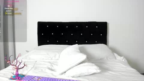 Bella  online show from 10/17/25, 09:17