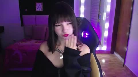 Snapshot of _charlotte_collins_ chatting on 11/22/25, 03:00 _charlotte_collins_ online show from 11/22/25, 03:00