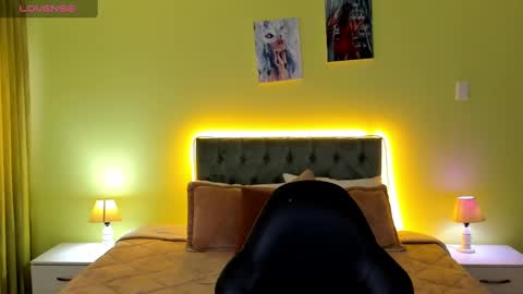 Snapshot of _charlotte_evans_2 chatting on 09/22/25, 08:00 Charlote online show from 09/22/25, 08:00