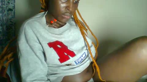 Snapshot of _clara01 chatting on 01/15/25, 12:36 clara online show from 01/15/25, 12:36