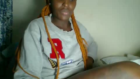 Snapshot of _clara01 chatting on 01/17/25, 06:44 clara online show from 01/17/25, 06:44