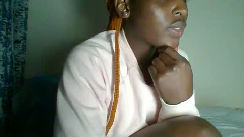 Snapshot of _clara01 chatting on 01/19/25, 08:41 clara online show from 01/19/25, 08:41