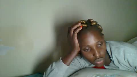 Snapshot of _clara01 chatting on 02/14/25, 06:02 clara online show from 02/14/25, 06:02