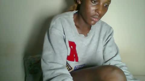 Snapshot of _clara01 chatting on 02/24/25, 02:19 clara online show from 02/24/25, 02:19