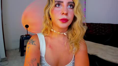 Snapshot of _cloe_1 chatting on 01/07/25, 12:55 Chloe online show from 01/07/25, 12:55