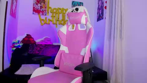 Snapshot of _cloe_1 chatting on 09/16/25, 12:11 Chloe online show from 09/16/25, 12:11