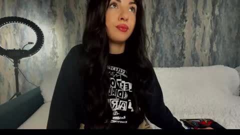 Snapshot of _comefeelme_ chatting on 03/22/26, 05:22 D online show from 03/22/26, 05:22
