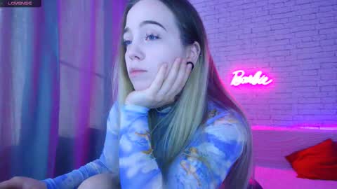 Snapshot of _crazybee_ chatting on 11/01/25, 04:58 Nica online show from 11/01/25, 04:58