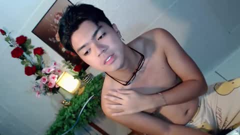 Snapshot of _cumwithrussel chatting on 05/13/26, 01:36 Russ online show from 05/13/26, 01:36