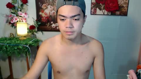 Snapshot of _cumwithrussel chatting on 05/17/26, 03:26 Russ online show from 05/17/26, 03:26