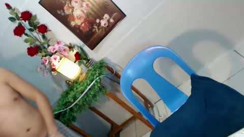 Snapshot of _cumwithrussel chatting on 05/23/26, 01:11 Russ online show from 05/23/26, 01:11