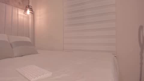 Snapshot of _dakota_a chatting on 09/27/25, 06:35 Dakota online show from 09/27/25, 06:35