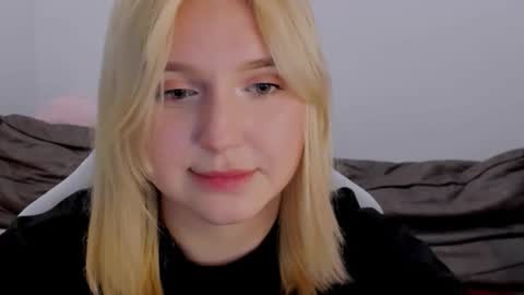 Snapshot of _dewpoint_ chatting on 09/16/25, 08:43 Ri online show from 09/16/25, 08:43