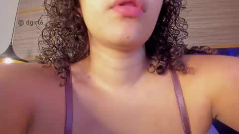 Abril online show from 11/14/25, 02:27