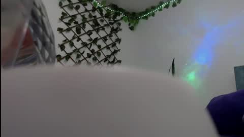 Dannia online show from 01/27/25, 12:37
