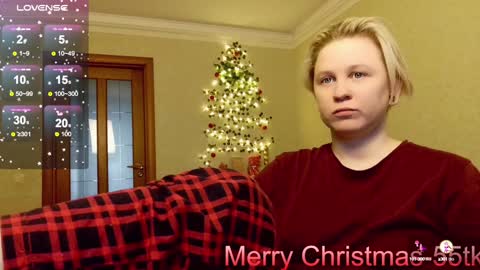 Snapshot of _elven_dreams__ chatting on 12/22/24, 09:53 chloue and Gretta online show from 12/22/24, 09:53