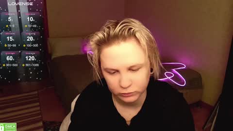 Snapshot of _elven_dreams__ chatting on 01/05/25, 08:10 chloue and Gretta online show from 01/05/25, 08:10