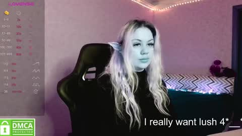 Snapshot of _elven_dreams__ chatting on 02/26/25, 06:58 chloue and Gretta online show from 02/26/25, 06:58